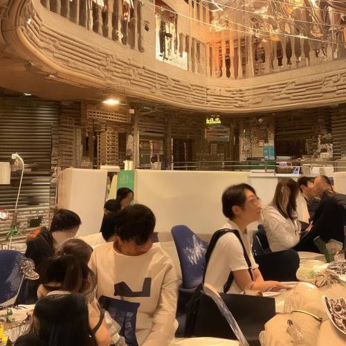 今日消息!香烟厂家批发香烟“琳琅满目”