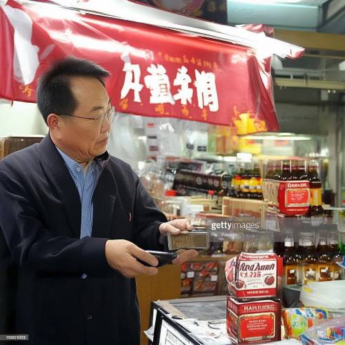 全网比价！硬中华烟批发多少一条“货比三家”