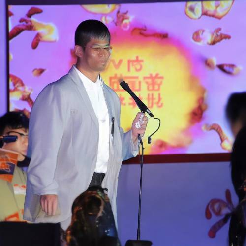 快讯消息! 微信香烟代理商“琳琅满目”